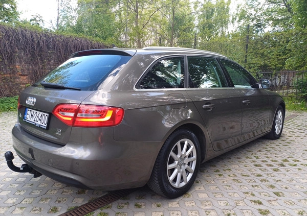 Audi A4 cena 37900 przebieg: 258000, rok produkcji 2014 z Suchowola małe 79